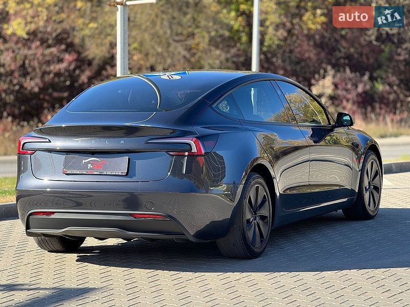 Седан Tesla Model 3 2024 в Тернополі