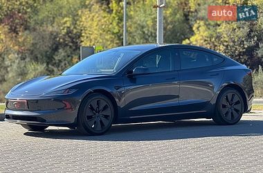 Седан Tesla Model 3 2024 в Тернополі