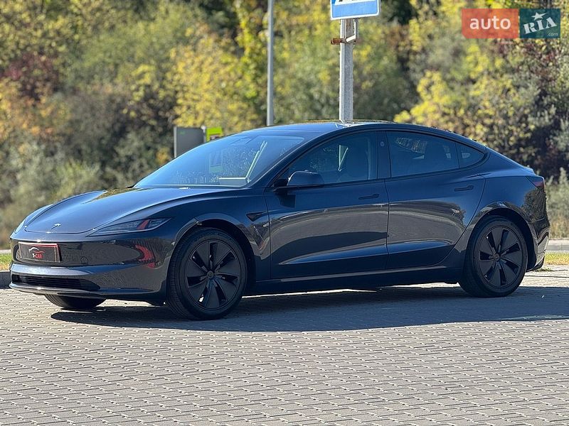 Седан Tesla Model 3 2024 в Тернополі