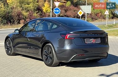 Седан Tesla Model 3 2024 в Тернополі