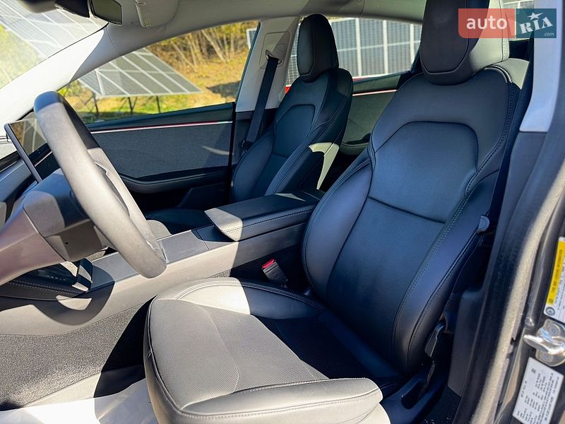 Седан Tesla Model 3 2024 в Тернополі