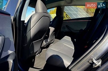 Седан Tesla Model 3 2024 в Тернополі