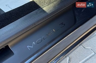 Седан Tesla Model 3 2024 в Тернополі