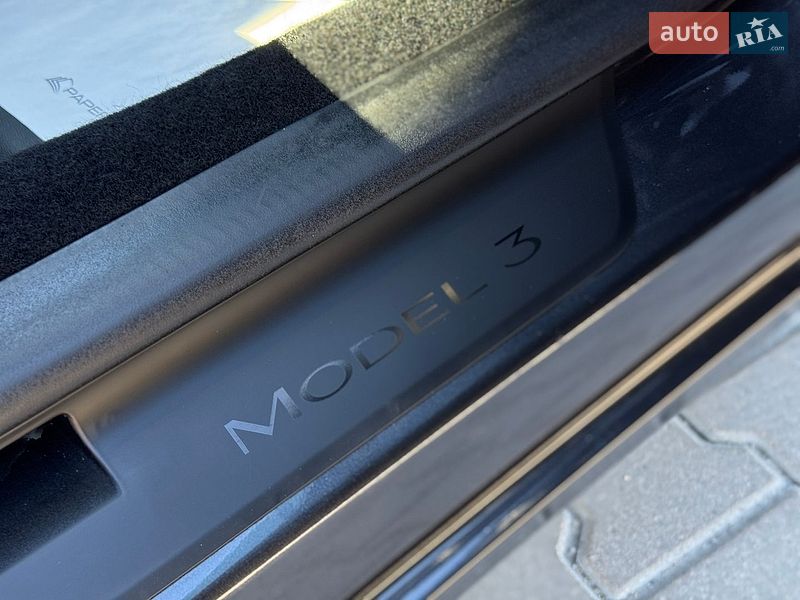 Седан Tesla Model 3 2024 в Тернополі