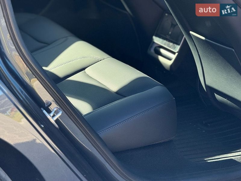 Седан Tesla Model 3 2024 в Тернополі