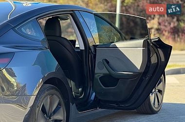 Седан Tesla Model 3 2024 в Тернополі