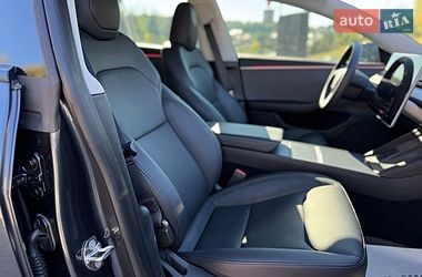 Седан Tesla Model 3 2024 в Тернополі