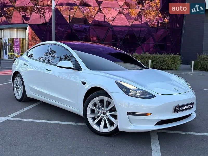 Tesla Model 3 2022