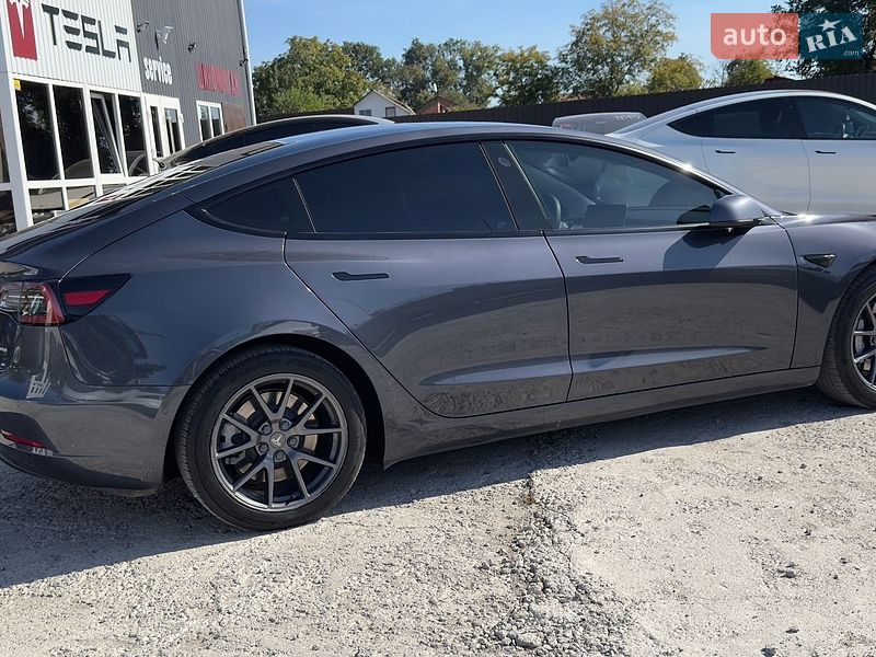 Седан Tesla Model 3 2021 в Вінниці