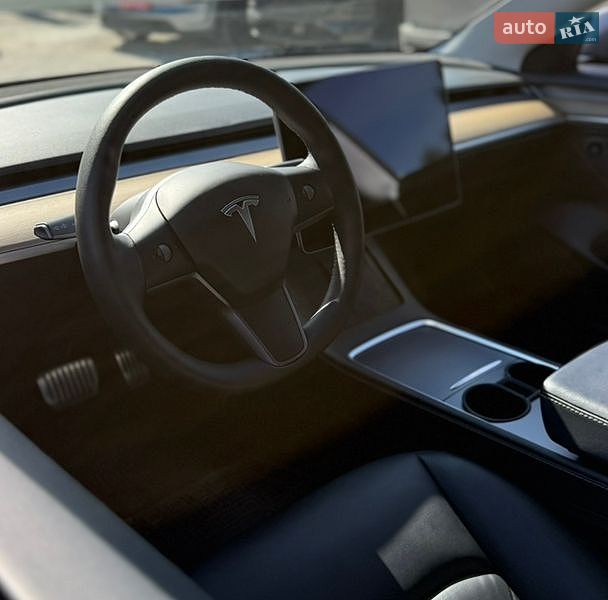 Седан Tesla Model 3 2021 в Вінниці