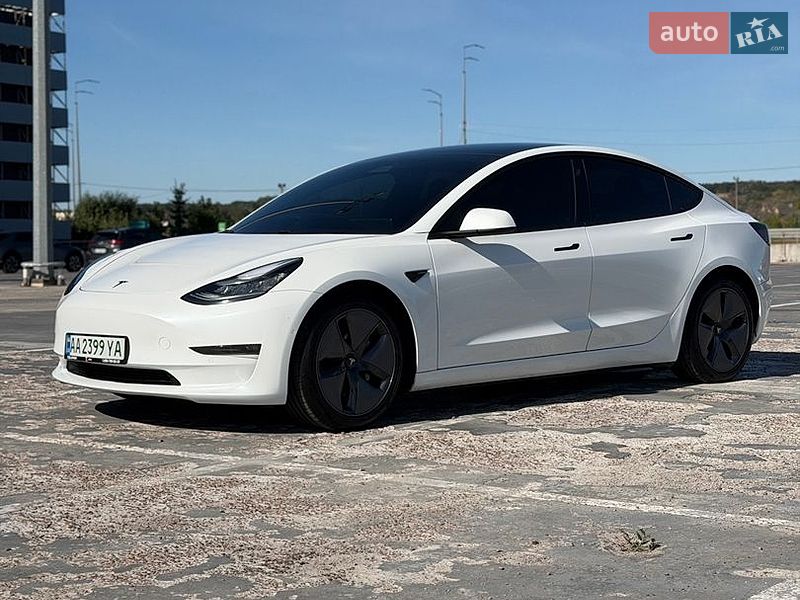 Седан Tesla Model 3 2019 в Киеве