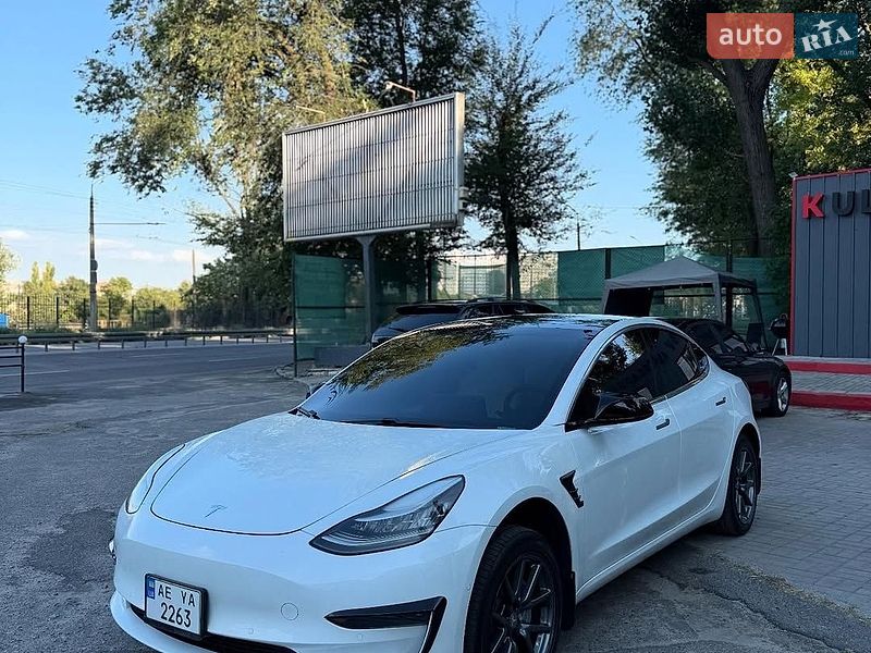 Седан Tesla Model 3 2020 в Львове фото 5 Седан Tesla Model 3 2020 в Львове