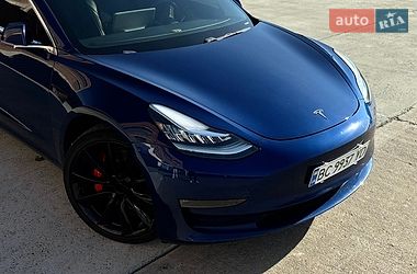 Седан Tesla Model 3 2019 в Львові