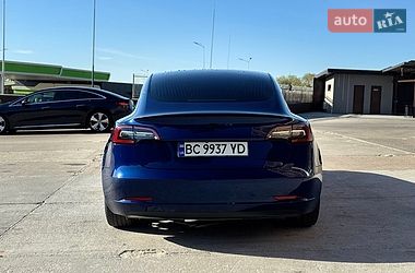 Седан Tesla Model 3 2019 в Львові