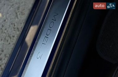 Седан Tesla Model 3 2019 в Львові