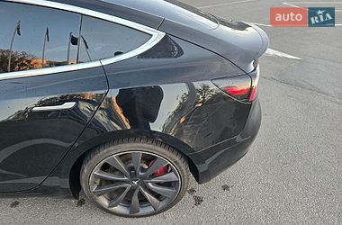 Седан Tesla Model 3 2020 в Львове
