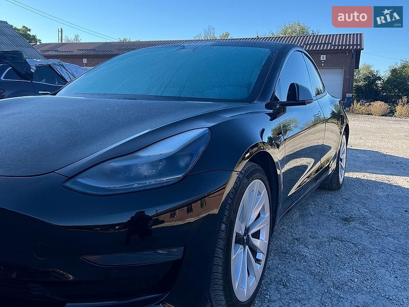Седан Tesla Model 3 2021 в Запоріжжі