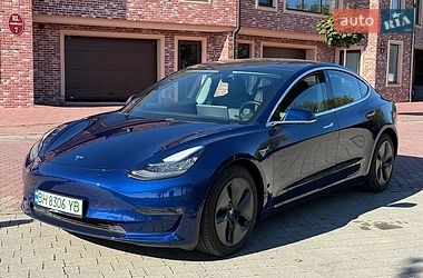 Седан Tesla Model 3 2018 в Черновцах