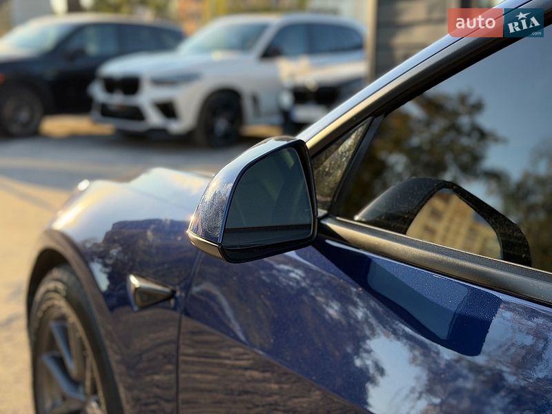 Седан Tesla Model 3 2021 в Шептицькому
