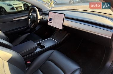 Седан Tesla Model 3 2021 в Шептицькому
