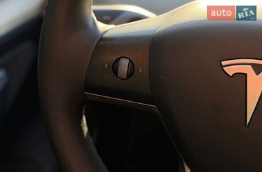 Седан Tesla Model 3 2021 в Шептицькому
