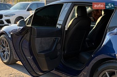Седан Tesla Model 3 2021 в Шептицькому