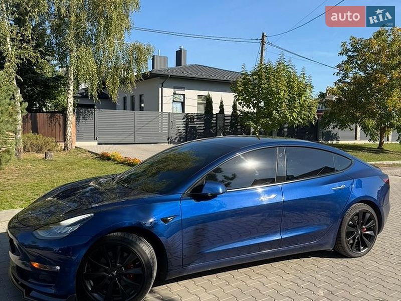 Седан Tesla Model 3 2019 в Луцьку