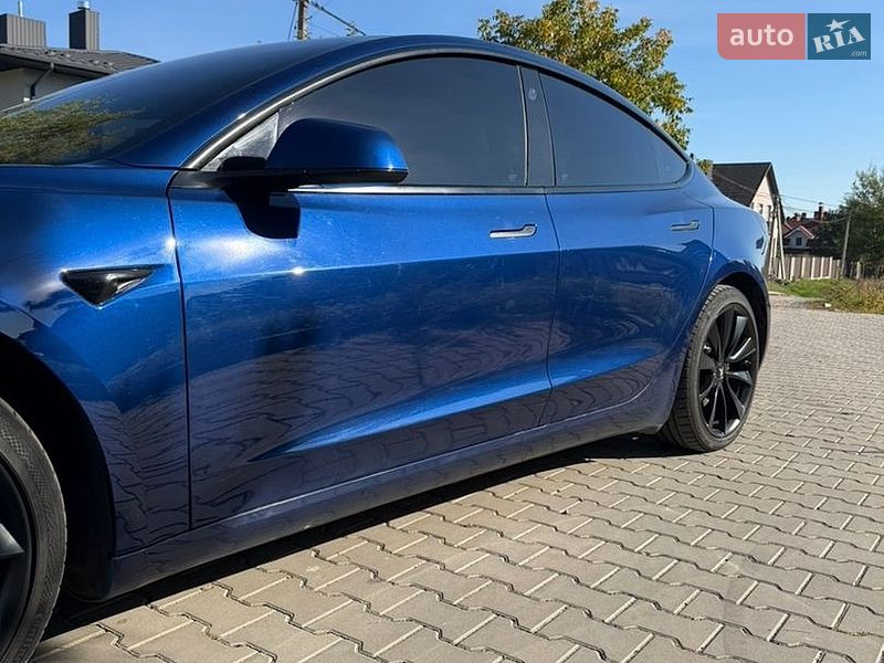 Седан Tesla Model 3 2019 в Луцьку
