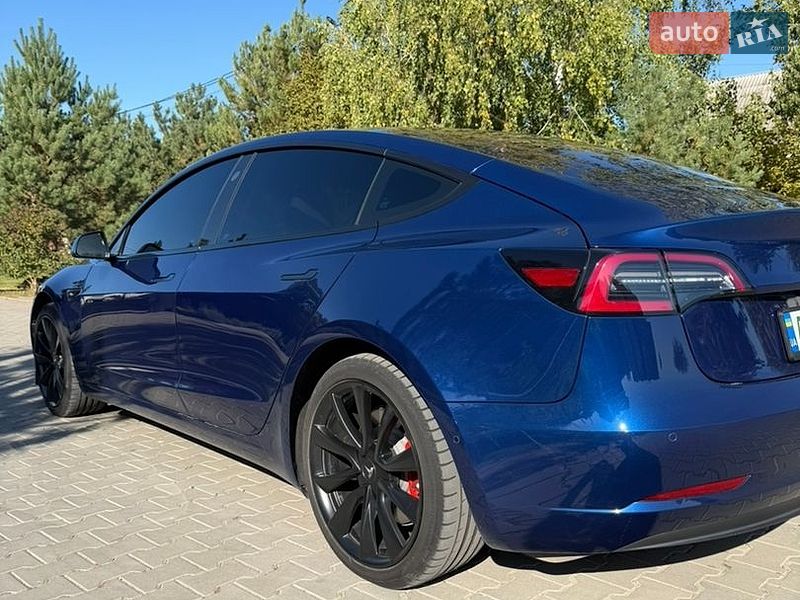 Седан Tesla Model 3 2019 в Луцьку