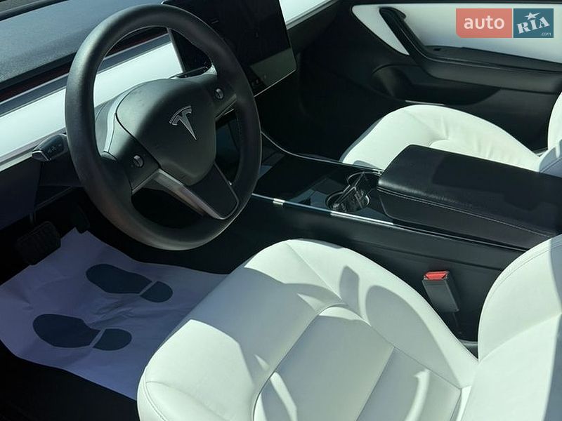 Седан Tesla Model 3 2019 в Луцьку