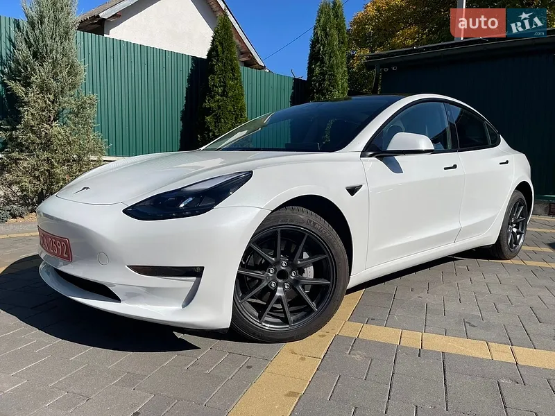 Tesla Model 3 2023