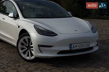 Седан Tesla Model 3 2021 в Житомире