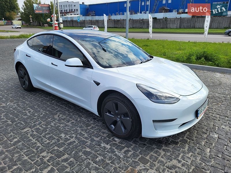 Tesla Model 3 2023