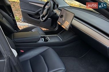 Седан Tesla Model 3 2021 в Львові