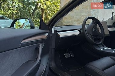 Седан Tesla Model 3 2021 в Львові