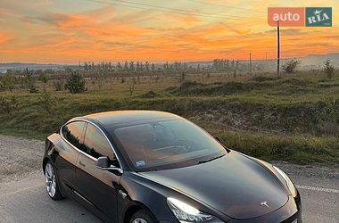 Седан Tesla Model 3 2018 в Жовкві