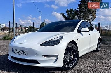 Седан Tesla Model 3 2022 в Полтаві
