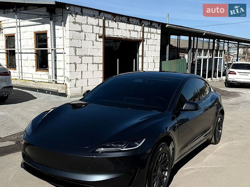 Tesla Model 3 2025