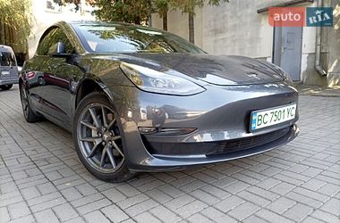 Седан Tesla Model 3 2021 в Львове
