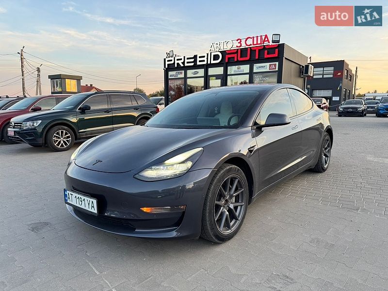 Tesla Model 3 2022