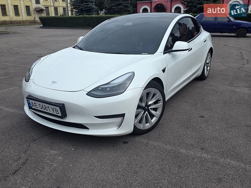 Tesla Model 3 2022