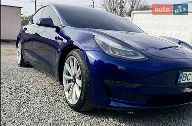 Седан Tesla Model 3 2018 в Львові