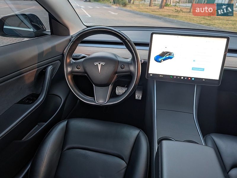 Седан Tesla Model 3 2018 в Львові