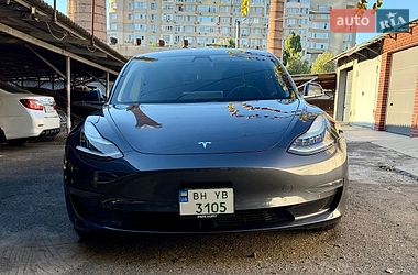 Седан Tesla Model 3 2020 в Одесі