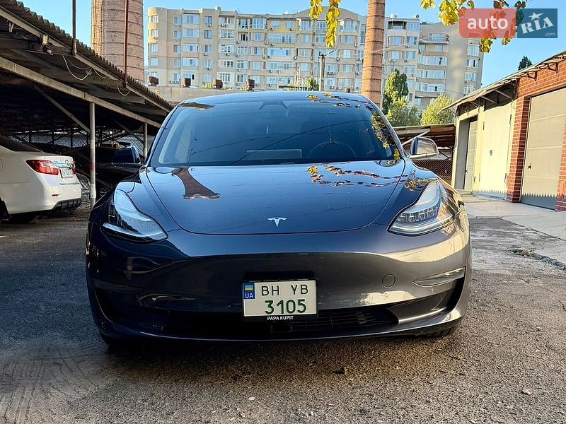 Tesla Model 3 2020