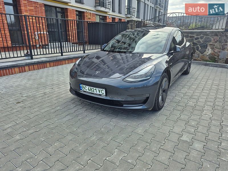 Tesla Model 3 2022