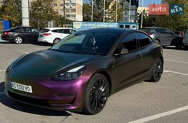 Седан Tesla Model 3 2022 в Львове