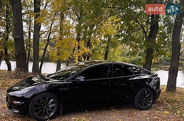 Седан Tesla Model 3 2018 в Сумах
