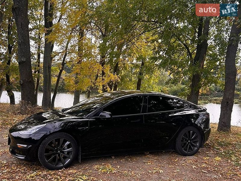 Седан Tesla Model 3 2018 в Сумах