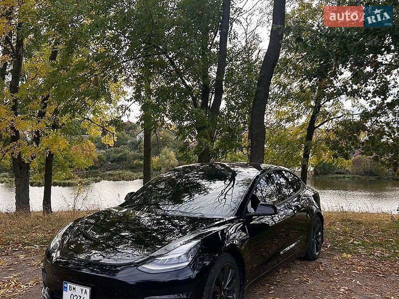Седан Tesla Model 3 2018 в Сумах